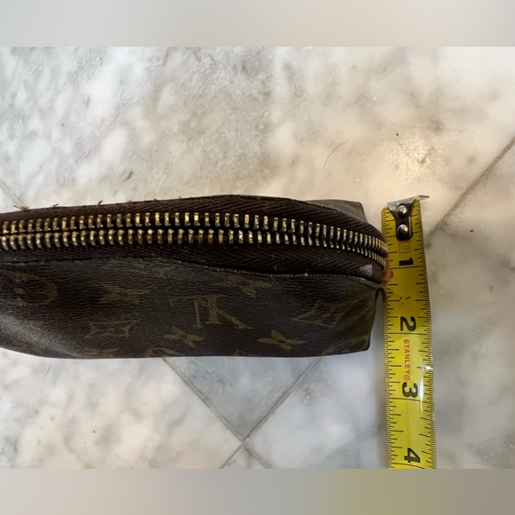 Authentic Louis Vuitton Monogram Canvas Compact Cosmetic Case - Picture 10 of 14